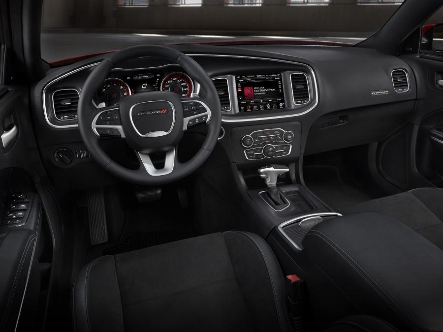  Dodge Charger R/T 2015 года  (фото 11 из 61)